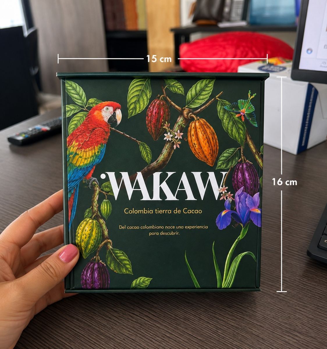 Caja ilustrada WAKAW de 15 x 16 cm